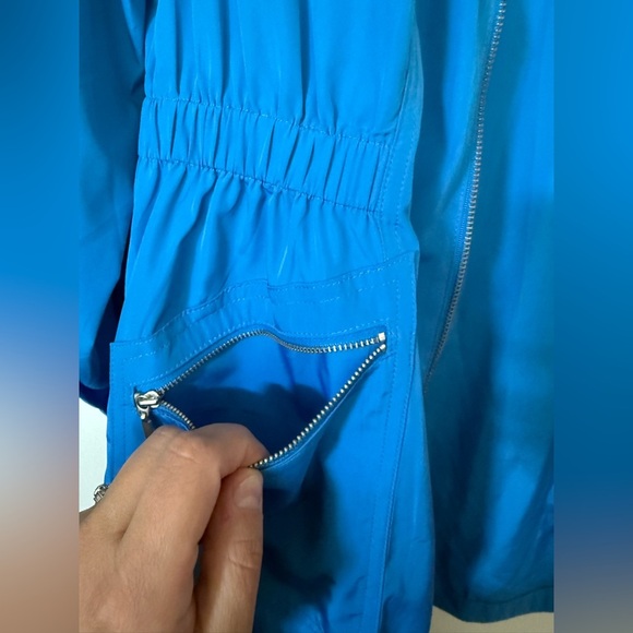 Blue Light Coat with Roll-Up Sleeves and Elastic Waist - Picture 4 of 10